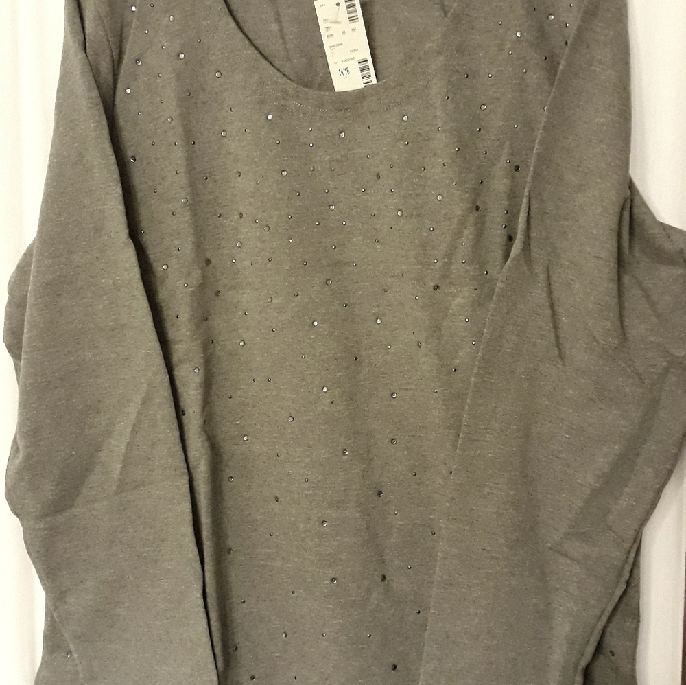 Avenue 14-16W embellished Athleasure Top - Picture 3 of 5